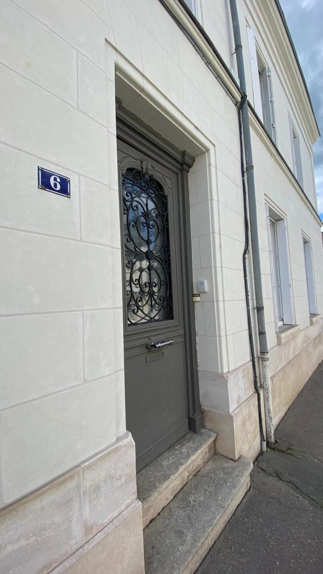 La Leonardine A Deux Pas Du Chateau Royal 阿姆博斯 外观 照片